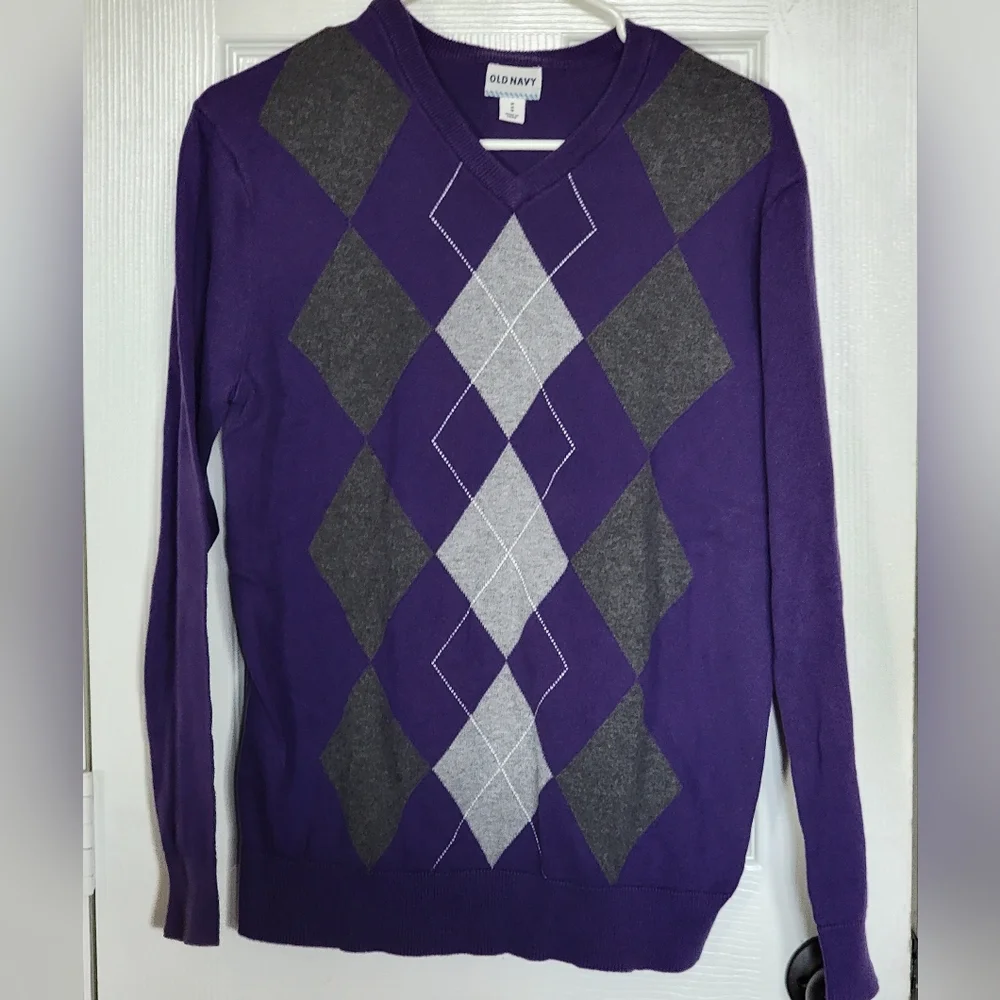 🌟Old Navy Men's argyle v-neck sweater, purple with dark gray and light gray